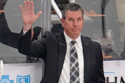 Sullivan Vence Emocionado a Penguins: Triunfo y Homenaje en Pittsburgh