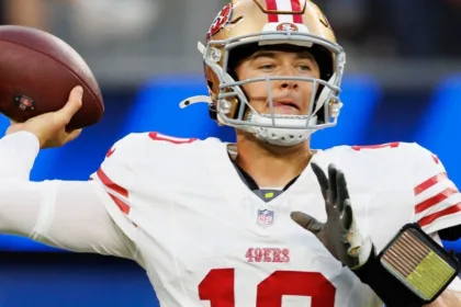 Jones y Jennings listos: 49ers esperan a sus estrellas vs. Buccaneers