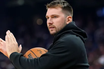 Doncic toma el mando en Lakers: Reemplaza a LeBron por lesión