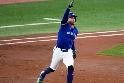 Springer supera a Jeter en jonrones de playoffs: ¡Historia MLB!