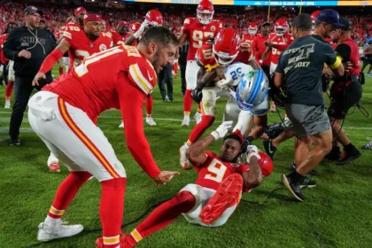 Bronca post-partido: Lions vs Chiefs, Branch y Smith-Schuster.