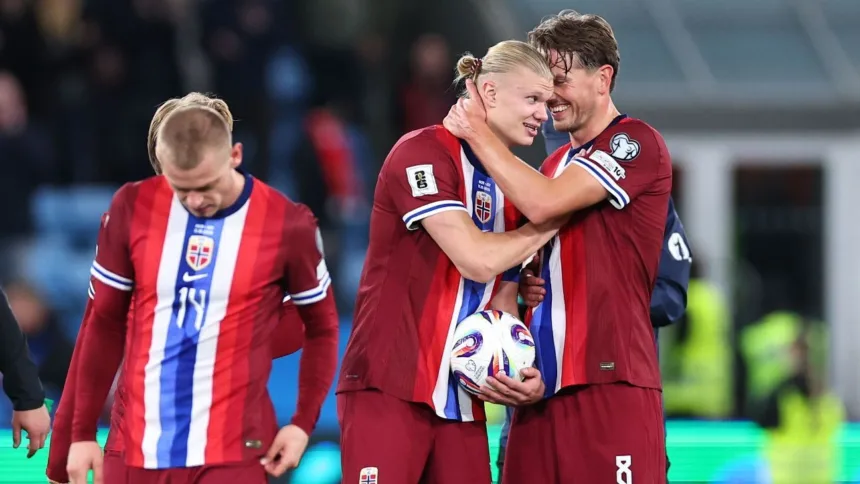 Haaland Falla 2 Penales, Pero Anota Hat-Trick con Noruega en Clasificatorias