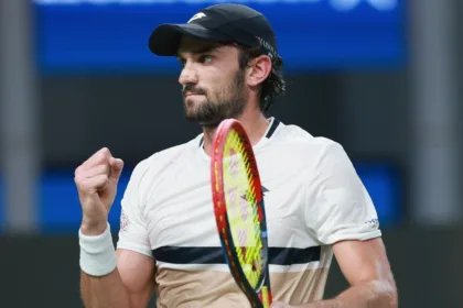 Vacherot Sorprende a Djokovic en Shanghai Masters: ¡Final Soñada!