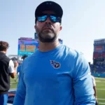 Titans Despiden a Callahan; McCoy Toma las Riendas, Ward en el Centro