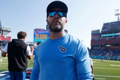 Titans Despiden a Callahan; McCoy Toma las Riendas, Ward en el Centro
