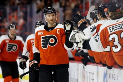 Couturier Brillante: Doblete y Asistencias en Debut de Tocchet con Flyers