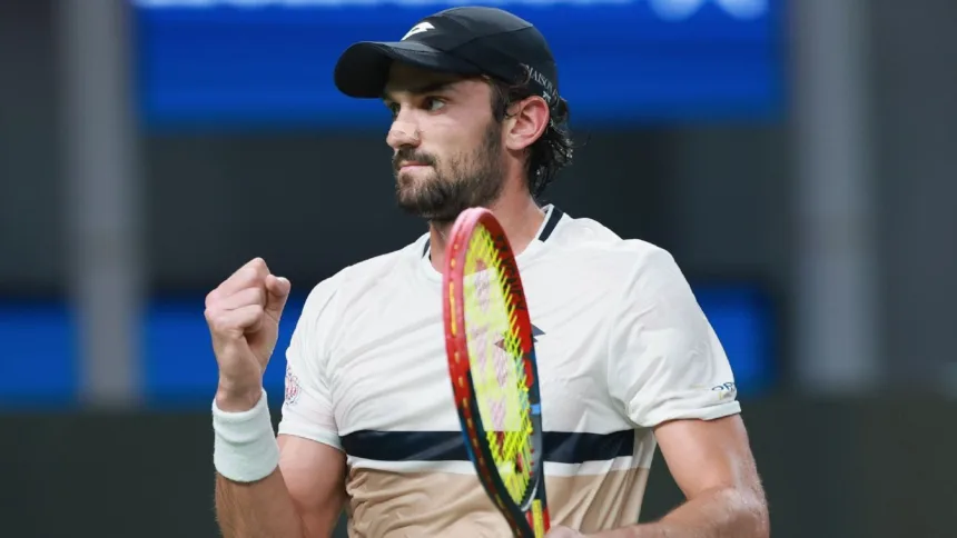 Vacherot Sorprende a Djokovic en Shanghái: ¡Final Soñada con su Primo!