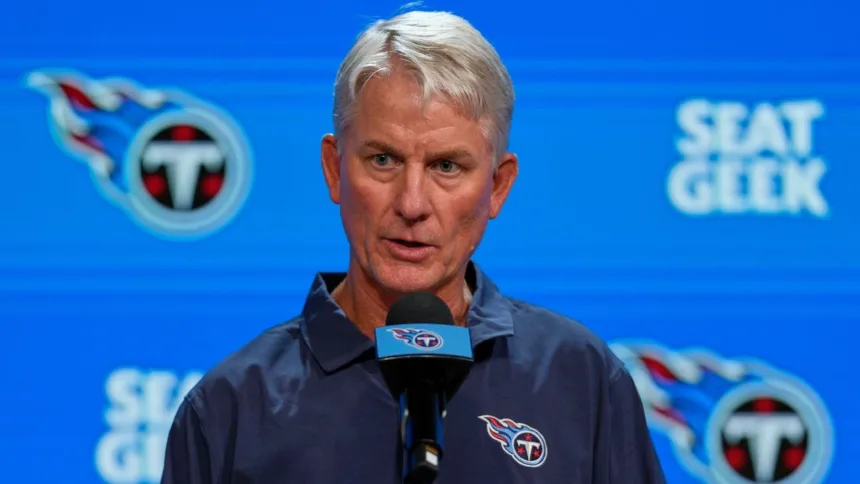 McCoy apuesta al optimismo con Cam Ward: Titans enfocados en el QB novato