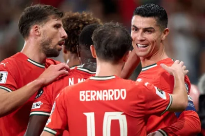 Cristiano Ronaldo Rompe Récord: Doblete y Portugal Cerca del Mundial 2026