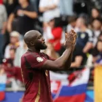 Lukaku denuncian extorsión familiar tras muerte de su padre: Funeral cancelado