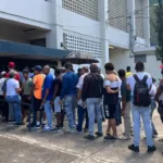 Filas en el Quisqueya: Fanáticos buscan boletas Licey vs. Escogido