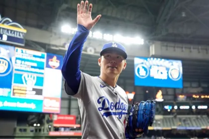Yamamoto Imparable: Dodgers Aplastan a Brewers con Juego Completo en NLCS