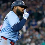 Jays Dominan a Mariners: Resumen del Juego 3 y Héroes de la ALCS