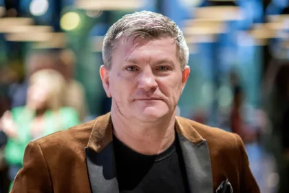 Ricky Hatton, Excampeón Mundial de Boxeo, Fallece: Investigación en Curso
