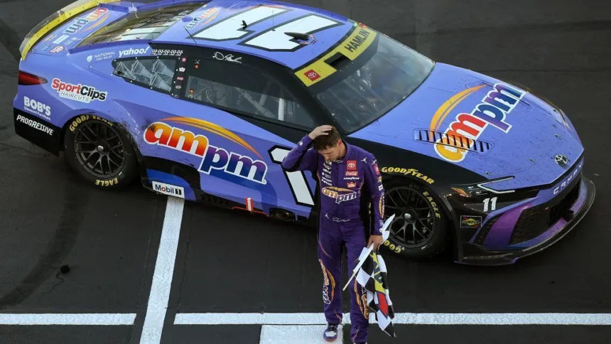 Hamlin Emociona con Victoria 60 en Las Vegas y Va a la Final NASCAR