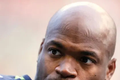Adrian Peterson Arrestado en Texas por Conducir Ebrio y Portación de Arma