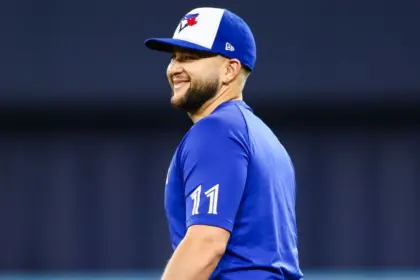 Bichette titular en 2B para Azulejos vs Dodgers en Juego 3 de Serie Mundial 8 Bichette titular en 2B para Azulejos vs Dodgers en Juego 3 de Serie Mundial