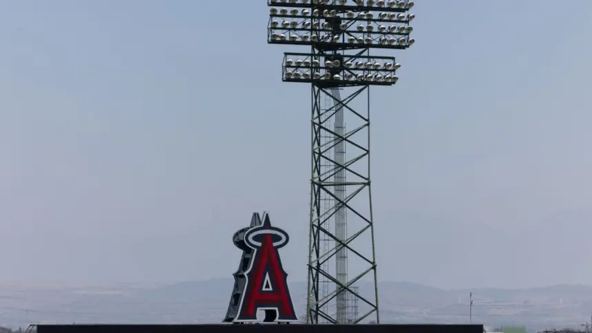 Ex-esposa de Kay: Angels fallaron a su ex-marido y a Skaggs