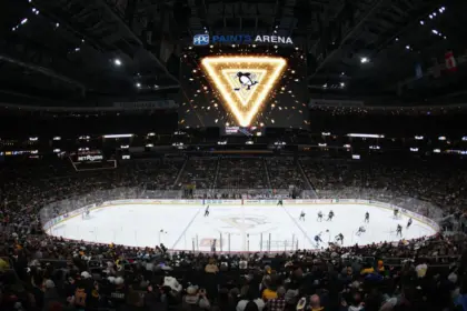 Aficionado cae en juego de Penguins: Preocupación por su estado crítico 8 Aficionado cae en juego de Penguins: Preocupación por su estado crítico