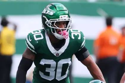 Eagles refuerzan defensa con Carter; Jets reciben a Metchie en canje 8 Eagles refuerzan defensa con Carter; Jets reciben a Metchie en canje