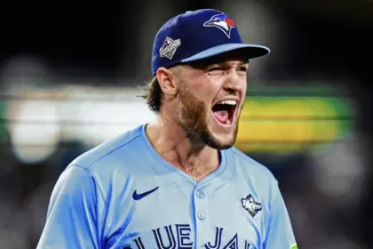 Yesavage Impone Récord: 12 Ponches Históricos en Juego 5 de la Serie Mundial