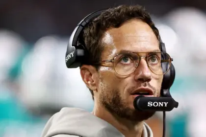 Dolphins: McDaniel Comparte Frustración Tras Derrota ante Ravens y Errores Clave 8 Dolphins: McDaniel Comparte Frustración Tras Derrota ante Ravens y Errores Clave