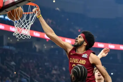 Jarrett Allen, Pívot de Cavs, Sufre Fractura en Dedo y Es Dudoso