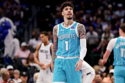 LaMelo Ball, Multado: Gesto Obsceno Cuesta $35K y Técnica en Derrota