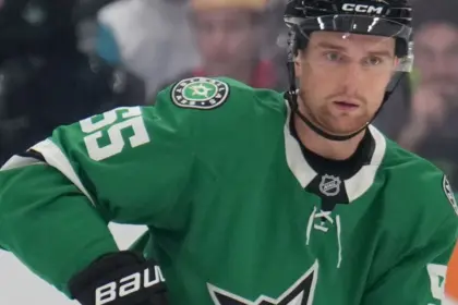 Stars aseguran a Thomas Harley: Extensión millonaria por 8 años y $10.5M AAV 12 Stars aseguran a Thomas Harley: Extensión millonaria por 8 años y $10.5M AAV