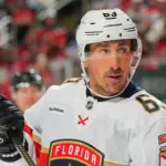 Marchand se Aparta de los Panthers para Apoyar a Amigo en Momento Trágico