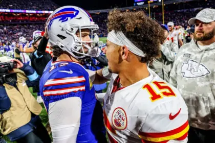 Mahomes vs. Allen: Choque de Titanes en la AFC, Duelo Clave para Playoffs