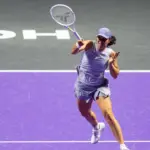 Swiatek arrasa a Keys en el WTA Finals: Victoria contundente en Riyadh