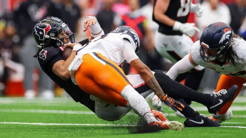 Stroud Sufre Conmoción: QB de Texans Baja por Golpe Ante Broncos