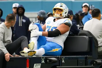 Chargers: Joe Alt podría requerir cirugía de tobillo tras lesión
