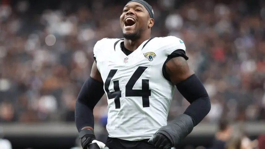 Walker, de los Jaguars, expulsado tras agresión: Polémica en el Raiders-Jags 1 Walker, de los Jaguars, expulsado tras agresión: Polémica en el Raiders-Jags