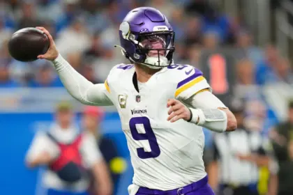 McCarthy lidera a Vikings con mentalidad "blue-collar": Victoria épica vs Lions