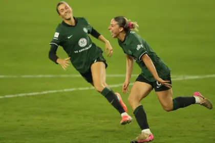 Louisville Racing FC avanza a playoffs NWSL tras superar a Bay FC