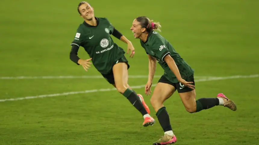 Louisville Racing FC avanza a playoffs NWSL tras superar a Bay FC