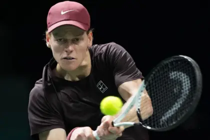 Sinner arrasa en París y acecha el número 1 del ranking ATP 9 Sinner arrasa en París y acecha el número 1 del ranking ATP