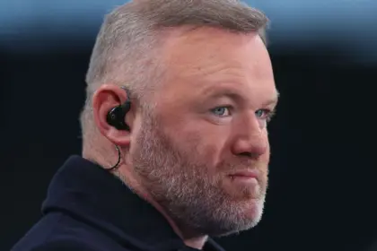 Rooney Ratifica Críticas a Van Dijk: "No Ha Estado a su Mejor Nivel"