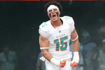 Eagles Refuerzan Defensa: Jaelan Phillips Llega Vía Trade desde Dolphins