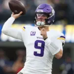 Vikings: O'Connell Confía en Profundidad de Quarterbacks, Jones en Duda