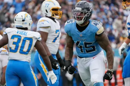 Ravens Refuerzan Defensa: Adquieren a Dre'Mont Jones de los Titans