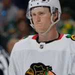 Blackhawks Llama a Oliver Moore: Refuerzo Prometedor Llega desde la AHL