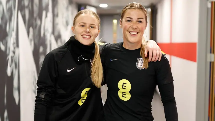 Escándalo en el fútbol femenino: Mary Earps vs. Hannah Hampton y la polémica
