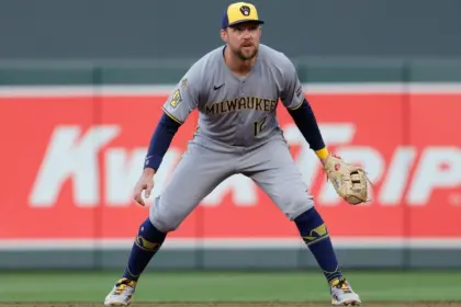 Brewers Rechazan Opciones a Hoskins y Quintana: Agentes Libres en 2026