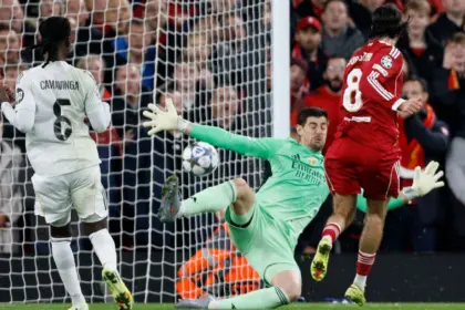 Courtois Asombra con Parada Inusual en Derrota del Real Madrid ante Liverpool 8 Courtois Asombra con Parada Inusual en Derrota del Real Madrid ante Liverpool