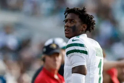 Jets: Mougey celebra traspasos clave, futuro brillante en 2026.