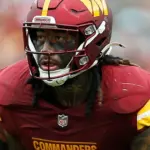 Luvu de Commanders Evita Suspensión por Tackle Hip-Drop, Jugará vs. Detroit