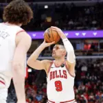Bulls remontan 24 puntos a 76ers con Vucevic: ¡Victoria épica!